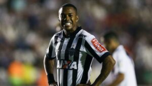 Robinho durante jogo do Atlético-MG em 2017