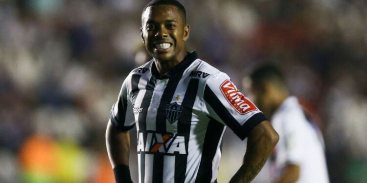 Robinho durante jogo do Atlético-MG em 2017