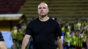 Rogério Corrêa em jogo do Volta Redonda