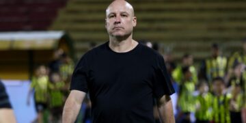 Rogério Corrêa em jogo do Volta Redonda