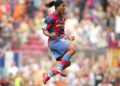 Ronaldinho Gaúcho jogando pelo Barcelona FC - Créditos: depositphotos.com / Maxisports