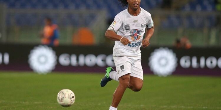 Você não vai acreditar quanto Ronaldinho Gaúcho gerou em transferências