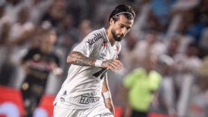 Lautaro Díaz em jogo do Santos