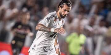 Lautaro Díaz em jogo do Santos