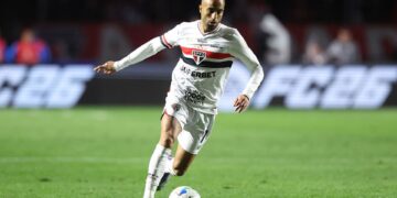 Lucas Moura durante jogo do São Paulo