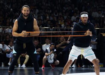 Seth e Stephen Curry treinando juntos