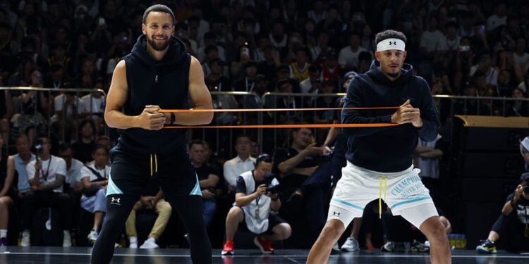 Seth e Stephen Curry treinando juntos