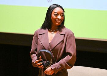 Simone Biles em discurso na Argentina