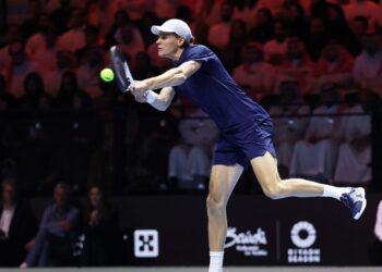 Sinner durante jogo contra Alcaraz