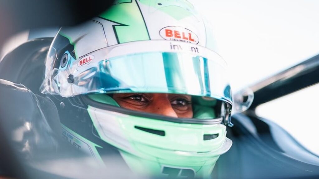 O novo piloto brasileiro que irá correr na Indy