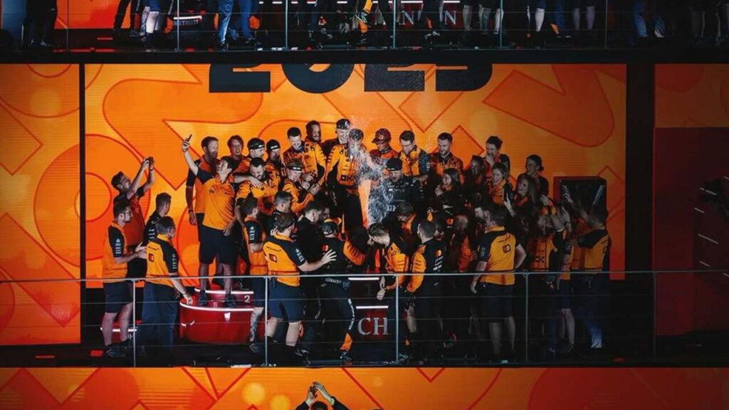 Quem é a empresa bilionária que comprou 100% da Fórmula 1