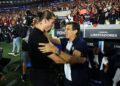 Gustavo Costas, técnico do Racing, ao lado de Filipe Luis