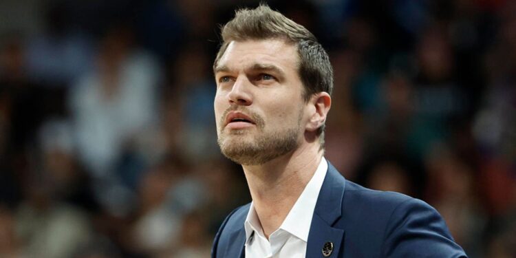 Tiago Splitter é o novo técnico dos Blazers