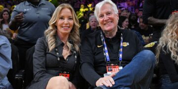 Mark Walter em jogo dos Lakers