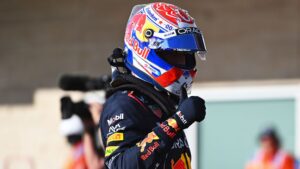 Verstappen comemorando resultado