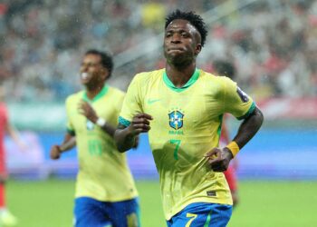Vini Jr durante jogo da Seleção Brasileira