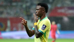 Vini Jr comemorando gol pela Seleção Brasileira