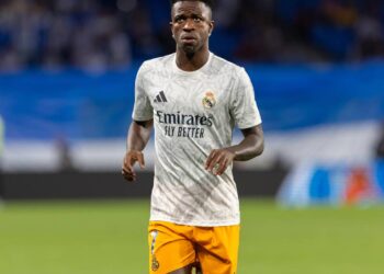 Quanto tempo você precisa trabalhar para ganhar o que Vini Jr. recebe em um ano?