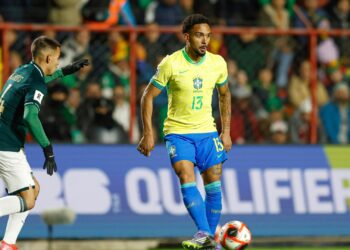 Vitinho em ação pela Seleção Brasileira