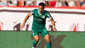 Vitor Roque gerou polêmica após o clássico