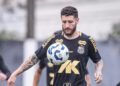 Zé Rafael durante treino do Santos