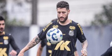 Zé Rafael durante treino do Santos