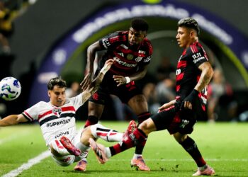 Lance do jogo entre São Paulo e Flamengo