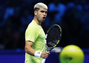 Alcaraz vence Taylor Fritz pelo ATP Finals