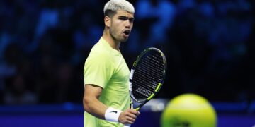 Alcaraz vence Taylor Fritz pelo ATP Finals