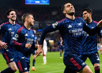 Arsenal vence o Slavia Praha pela Champions League