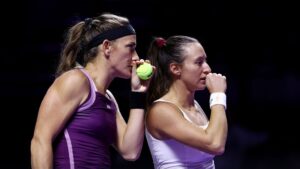 Luisa Stefani e Timea Babos conquistam a primeira vitória no WTA Finals