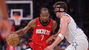 Houston Rockets batem o Orlando Magic na prorrogação