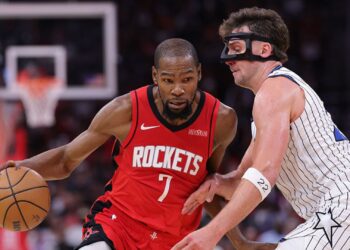 Houston Rockets batem o Orlando Magic na prorrogação