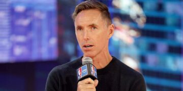 Steve Nash revelou que decidiu se aposentar após enfrentar Stephen Curry