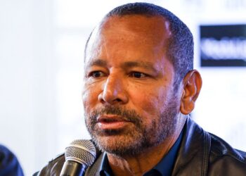Empresa de Neymar pai compra marca de Pelé