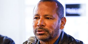 Empresa de Neymar pai compra marca de Pelé