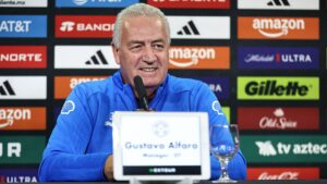 Gustavo Alfaro liberou os zagueiros Gustavo Gómez e Junior Alonso do próximo amistoso do Paraguai