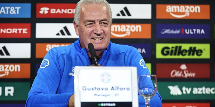 Gustavo Alfaro liberou os zagueiros Gustavo Gómez e Junior Alonso do próximo amistoso do Paraguai