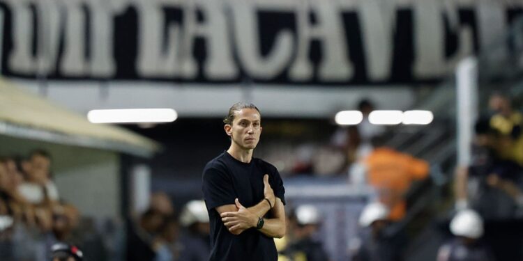 Filipe Luís assume responsabilidade após empate do Flamengo