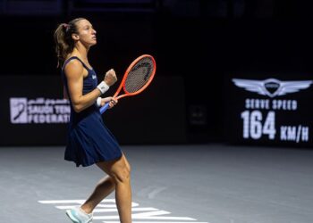 Luisa Stefani garante vaga na semifinal do WTA Finals
