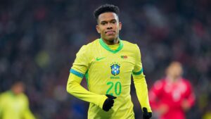 Estêvão é o segundo jogador mais jovem a marcar cinco gols da Seleção