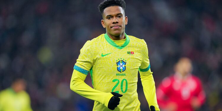 Estêvão é o segundo jogador mais jovem a marcar cinco gols da Seleção