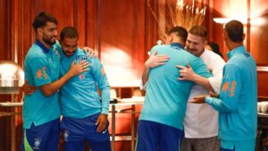Seleção Brasileira se apresenta e inicia preparação para amistoso