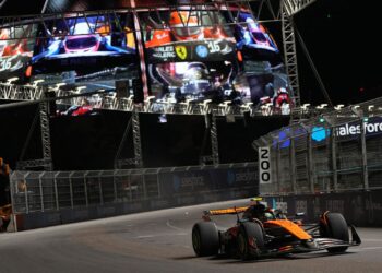 Norris e Leclerc lideram os primeiros treinos livres para o GP de Las Vegas