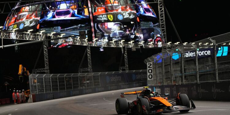 Norris e Leclerc lideram os primeiros treinos livres para o GP de Las Vegas