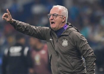 Dorival reconhece superioridade do Cruzeiro sobre o Corinthians