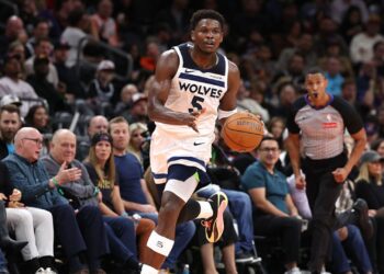 Anthony Edwards brilha, apesar da derrota do Minnesota Timberwolves