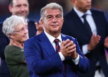 Laporta descarta retorno de Messi ao Barcelona