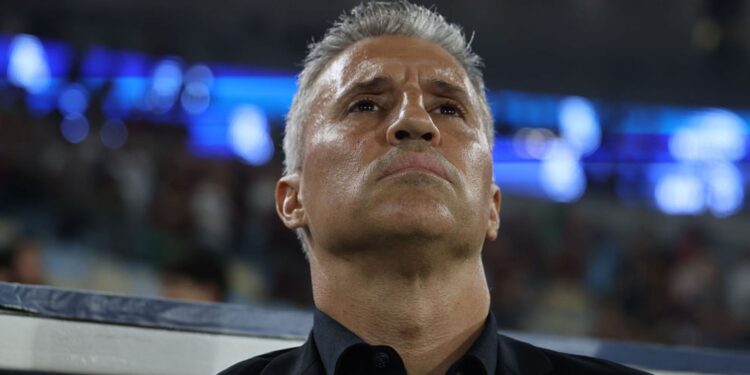 Crespo pede desculpas após goleada sofrida pel São Paulo