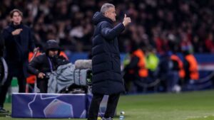 Luis Enrique rasga elogios ao meia Vitinha